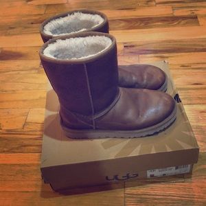 Used leather brown uggs